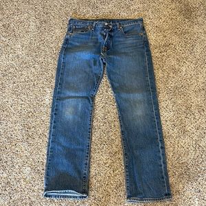 Levi’s Medium Wash Jeans - Size 32W x 30